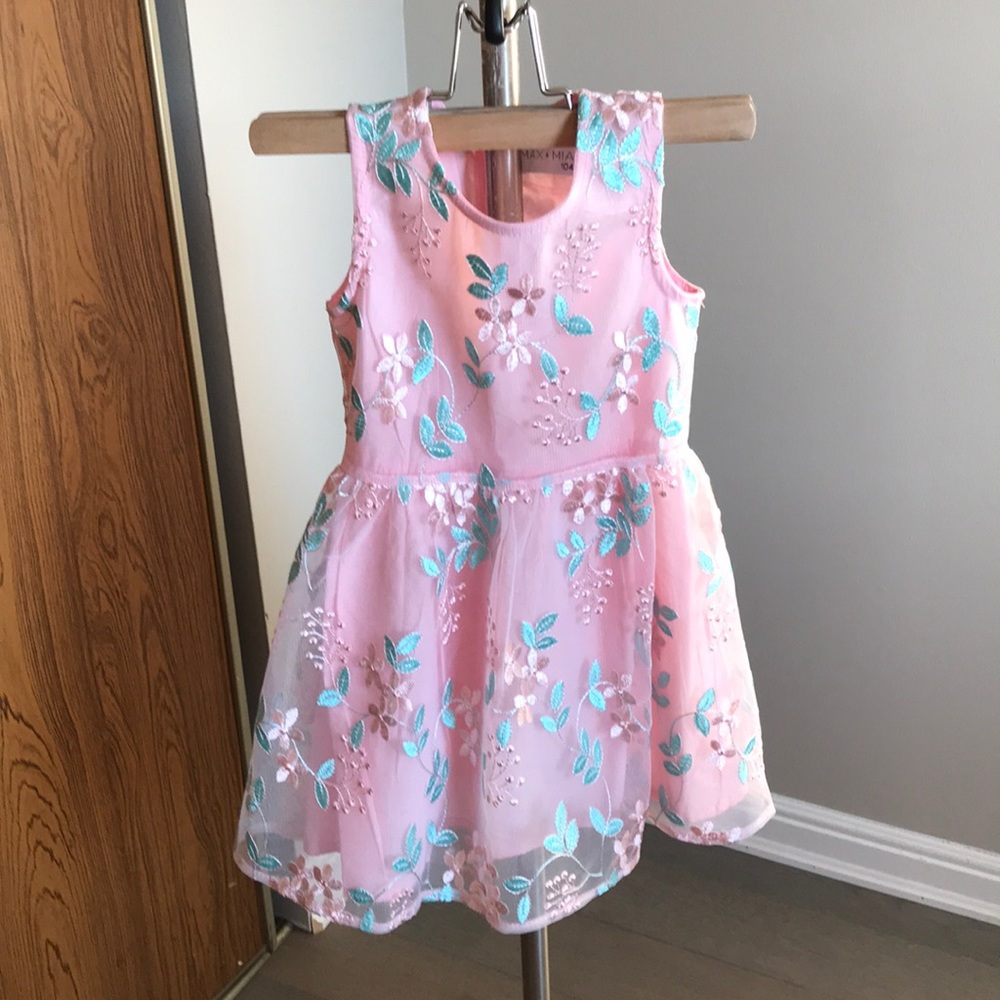 Girl dress